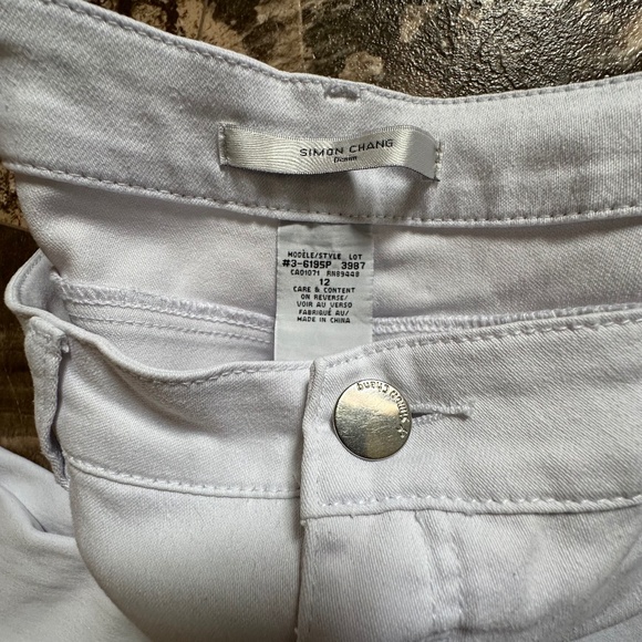 Simon Chang denim Capri's - Picture 4 of 5